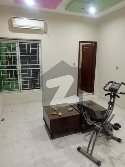 پنجاب یونیورسٹی سوسائٹی فیز 2 پنجاب یونیورسٹی ایمپلائیز سوسائٹی,لاہور میں 3 کمروں کا 7 مرلہ بالائی پورشن 55.0 ہزار میں کرایہ پر دستیاب ہے۔ پنجاب یونیورسٹی سوسائٹی فیز 2 پنجاب یونیورسٹی ایمپلائیز سوسائٹی,لاہور میں 3 کمروں کا 7 مرلہ بالائی پورشن 55.0 ہزار میں کرایہ پر دستیاب ہے۔