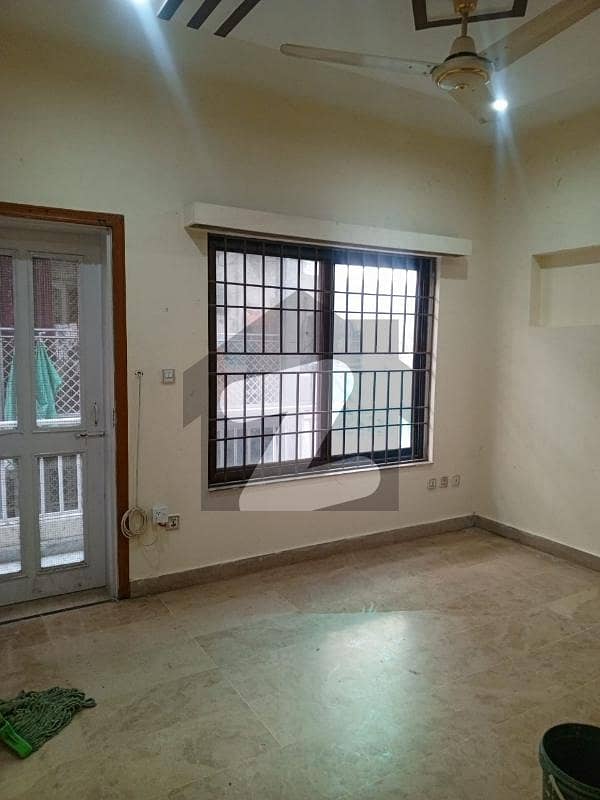 جی ۔ 9 اسلام آباد میں 4 کمروں کا 6 مرلہ مکان 5.25 کروڑ میں برائے فروخت۔