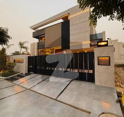 Double Unit Designer Kanal Full House   *15 KV Solar system Installed*