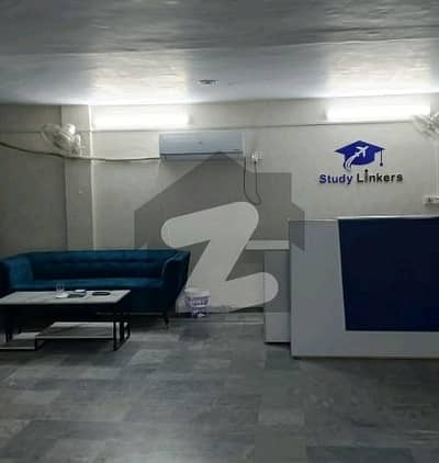 کیولری گراؤنڈ لاہور میں 6 مرلہ دفتر 70.0 ہزار میں کرایہ پر دستیاب ہے۔