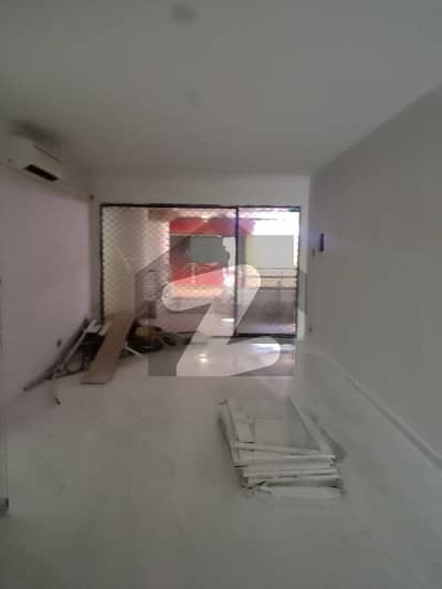 House With 4 Kanal Land