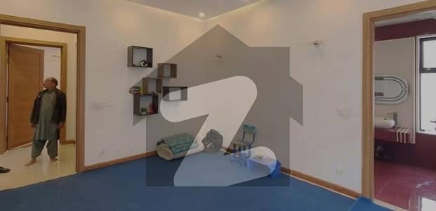 ڈی ایچ اے فیز 3 ڈیفنس (ڈی ایچ اے),لاہور میں 5 کمروں کا 1 کنال مکان 2.65 لاکھ میں کرایہ پر دستیاب ہے۔ ڈی ایچ اے فیز 3 ڈیفنس (ڈی ایچ اے),لاہور میں 5 کمروں کا 1 کنال مکان 2.65 لاکھ میں کرایہ پر دستیاب ہے۔