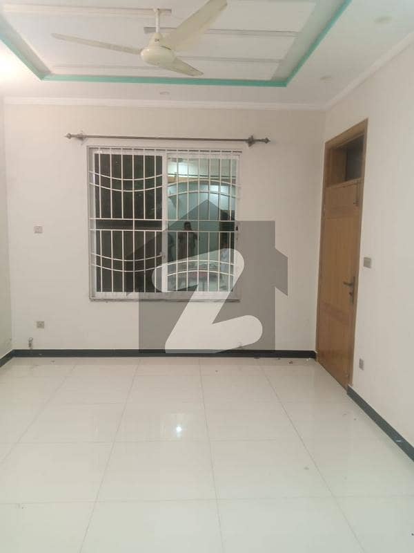 Kanal Upper Portion Available For Rent