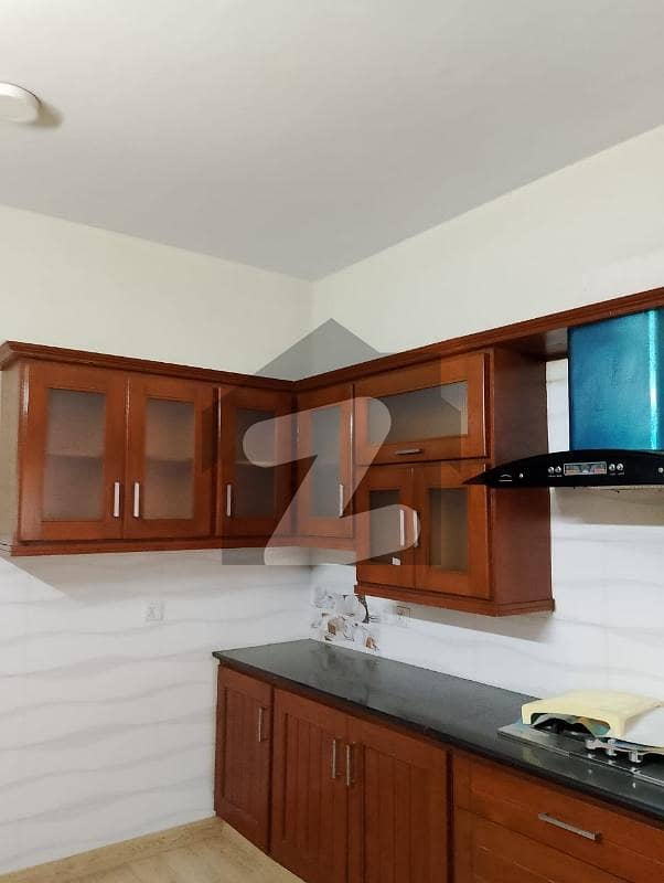 Get An Attractive Upper Portion In G-13 Under Rs. 110000