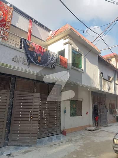 نشتر کالونی لاہور میں 4 کمروں کا 4 مرلہ مکان 1.05 کروڑ میں برائے فروخت۔