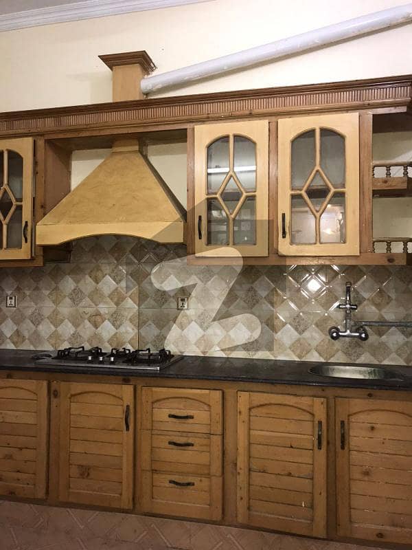 جی ۔ 13 اسلام آباد میں 2 کمروں کا 10 مرلہ بالائی پورشن 90.0 ہزار میں کرایہ پر دستیاب ہے۔