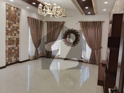 ایف ۔ 10 اسلام آباد میں 7 کمروں کا 2 کنال مکان 7.0 لاکھ میں کرایہ پر دستیاب ہے۔