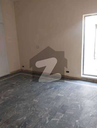 گلبرگ 3 گلبرگ,لاہور میں 4 کمروں کا 12 مرلہ دفتر 3.8 لاکھ میں کرایہ پر دستیاب ہے۔