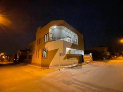 بحریہ ٹاؤن فیز 8 بحریہ ٹاؤن راولپنڈی,راولپنڈی میں 4 کمروں کا 7 مرلہ مکان 2.8 کروڑ میں برائے فروخت۔ بحریہ ٹاؤن فیز 8 بحریہ ٹاؤن راولپنڈی,راولپنڈی میں 4 کمروں کا 7 مرلہ مکان 2.8 کروڑ میں برائے فروخت۔