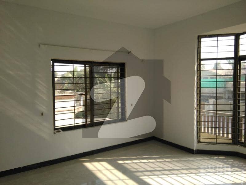 UPPER PORTION FOR RENT IN F-7