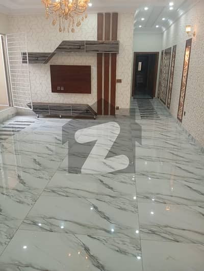 طارق گارڈنز ۔ بلاک ای طارق گارڈنز,لاہور میں 3 کمروں کا 5 مرلہ مکان 2.99 کروڑ میں برائے فروخت۔