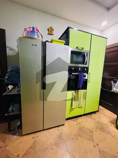 بحریہ ٹاؤن فیز 7 بحریہ ٹاؤن راولپنڈی,راولپنڈی میں 5 کمروں کا 10 مرلہ مکان 4.3 کروڑ میں برائے فروخت۔