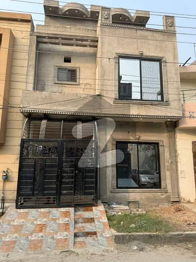 جوبلی ٹاؤن ۔ بلاک سی جوبلی ٹاؤن,لاہور میں 4 کمروں کا 3 مرلہ مکان 1.55 کروڑ میں برائے فروخت۔ جوبلی ٹاؤن ۔ بلاک سی جوبلی ٹاؤن,لاہور میں 4 کمروں کا 3 مرلہ مکان 1.55 کروڑ میں برائے فروخت۔