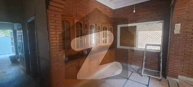 25x60 Ground Portion Near Markaz Available For Rent