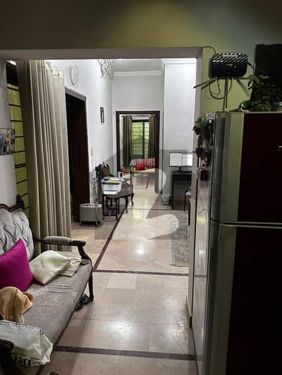 ای ۔ 11/1 ای ۔ 11,اسلام آباد میں 5 کمروں کا 8 مرلہ مکان 6.0 کروڑ میں برائے فروخت۔