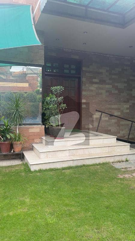 جوہر ٹاؤن فیز 2 جوہر ٹاؤن,لاہور میں 5 کمروں کا 1 کنال مکان 7.99 کروڑ میں برائے فروخت۔ جوہر ٹاؤن فیز 2 جوہر ٹاؤن,لاہور میں 5 کمروں کا 1 کنال مکان 7.99 کروڑ میں برائے فروخت۔