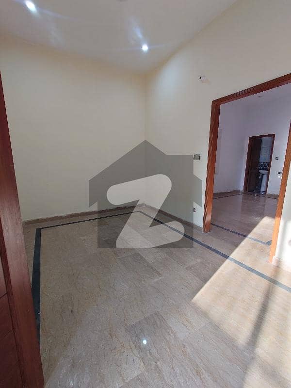 10 MARLA FIRST FLOOR AVAILABLE FOR RENT