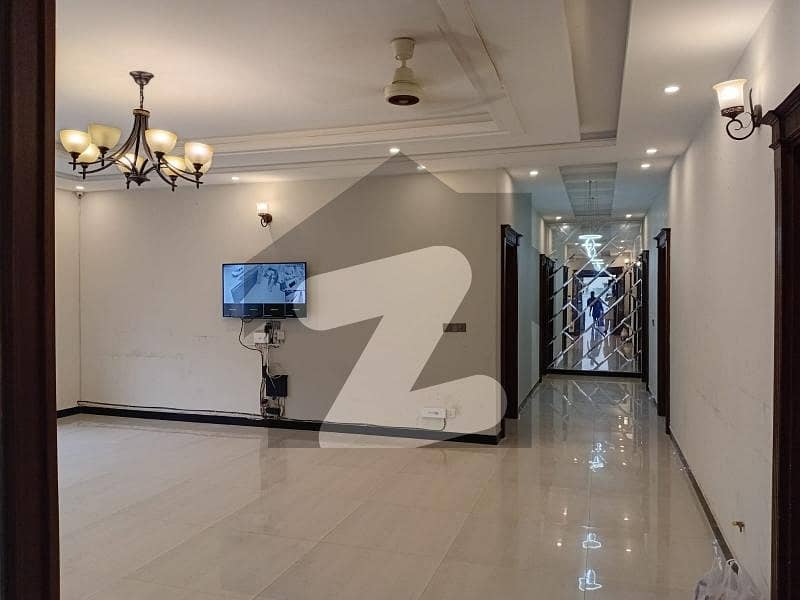 Luxury Ground Portion With Separate Gate Available For Rent Luxury Ground Portion With Separate Gate Available For Rent