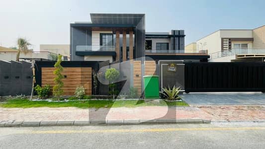 2 Kanal Luxury Brand New House For Sale in Bahria Town Lahore Near Main Boulevard Talwar Chowk 2 Kanal Luxury Brand New House For Sale in Bahria Town Lahore Near Main Boulevard Talwar Chowk
