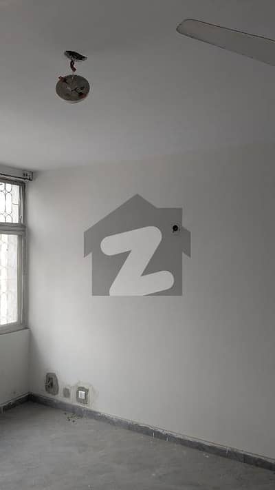 عسکری 2 کراچی کنٹونمنٹ,کینٹ,کراچی میں 3 کمروں کا 10 مرلہ فلیٹ 3.0 لاکھ میں کرایہ پر دستیاب ہے۔ عسکری 2 کراچی کنٹونمنٹ,کینٹ,کراچی میں 3 کمروں کا 10 مرلہ فلیٹ 3.0 لاکھ میں کرایہ پر دستیاب ہے۔