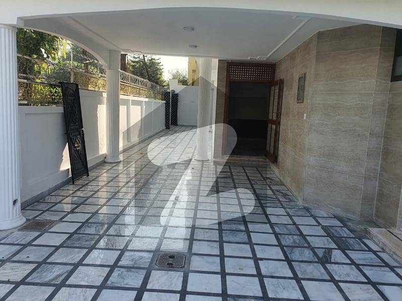 Full House Available For Rent In G-10 Full House Available For Rent In G-10