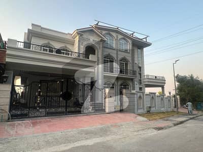 ڈی ایچ اے ڈیفینس فیز 2 ڈی ایچ اے ڈیفینس,اسلام آباد میں 9 کمروں کا 1 کنال مکان 16.1 کروڑ میں برائے فروخت۔ ڈی ایچ اے ڈیفینس فیز 2 ڈی ایچ اے ڈیفینس,اسلام آباد میں 9 کمروں کا 1 کنال مکان 16.1 کروڑ میں برائے فروخت۔