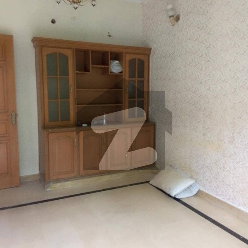 G-13 Basement 4 Marla Near Highway Gas Water Available G-13 Basement 4 Marla Near Highway Gas Water Available