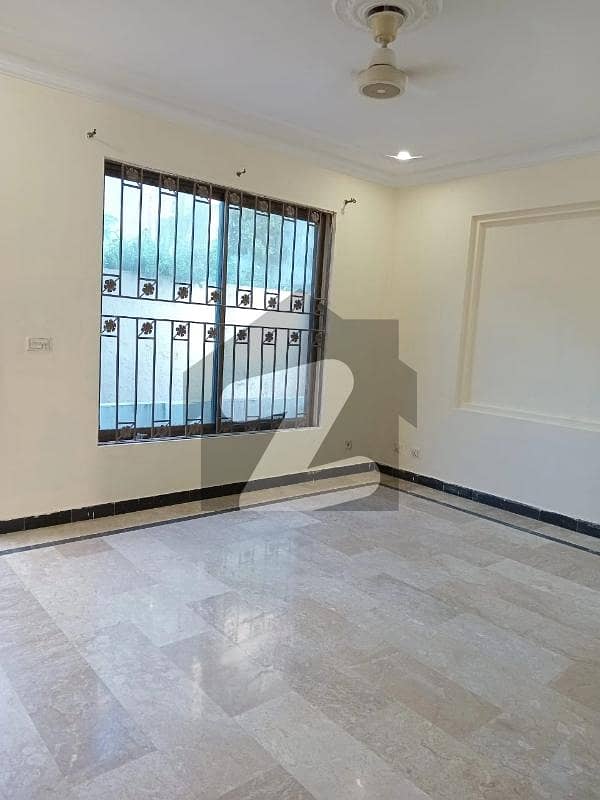 جی ۔ 13 اسلام آباد میں 1 کمرے کا 2 مرلہ فلیٹ 40.0 ہزار میں کرایہ پر دستیاب ہے۔