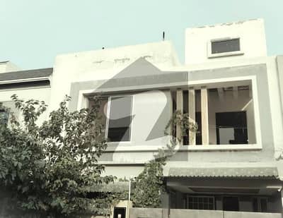 بحریہ آرچرڈ فیز 1 ۔ ایسٹزن بحریہ آرچرڈ فیز 1,بحریہ آرچرڈ,لاہور میں 3 کمروں کا 5 مرلہ مکان 1.52 کروڑ میں برائے فروخت۔ بحریہ آرچرڈ فیز 1 ۔ ایسٹزن بحریہ آرچرڈ فیز 1,بحریہ آرچرڈ,لاہور میں 3 کمروں کا 5 مرلہ مکان 1.52 کروڑ میں برائے فروخت۔