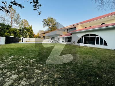 ایف ۔ 7 اسلام آباد میں 6 کمروں کا 2 کنال مکان 13.0 لاکھ میں کرایہ پر دستیاب ہے۔