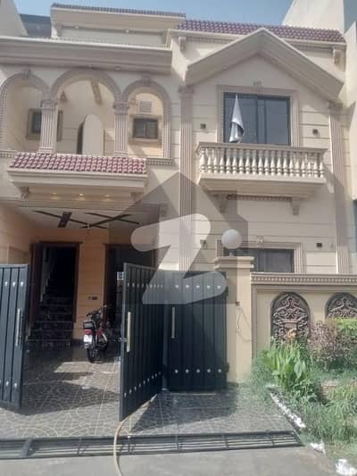 پارک ویو سٹی ۔ ٹوپز بلاک پارک ویو سٹی,لاہور میں 4 کمروں کا 5 مرلہ مکان 2.3 کروڑ میں برائے فروخت۔ پارک ویو سٹی ۔ ٹوپز بلاک پارک ویو سٹی,لاہور میں 4 کمروں کا 5 مرلہ مکان 2.3 کروڑ میں برائے فروخت۔