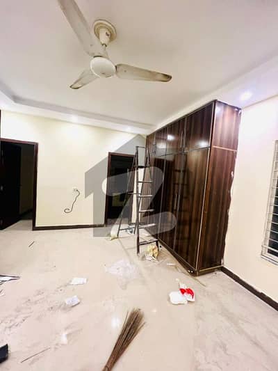 10 MARLA FIRST FLOOR AVAILABLE FOR RENT IN NASHEMAN IQBAL PH 1