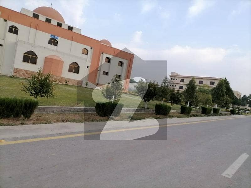 ڈی ۔ 18 اسلام آباد میں 1 کنال رہائشی پلاٹ 1.05 کروڑ میں برائے فروخت۔ ڈی ۔ 18 اسلام آباد میں 1 کنال رہائشی پلاٹ 1.05 کروڑ میں برائے فروخت۔