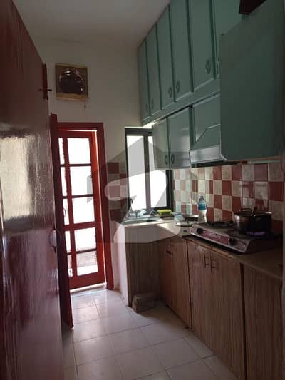 ایف ۔ 8/2 ایف ۔ 8,اسلام آباد میں 14 مرلہ بالائی پورشن 1.2 لاکھ میں کرایہ پر دستیاب ہے۔