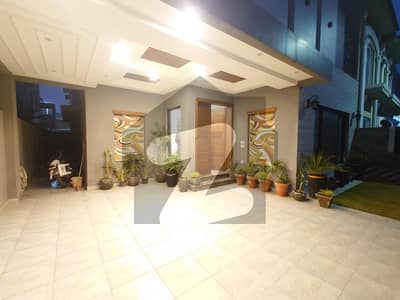 10 Marla Modern House Available for Sale in DHA Phase 8 Ex Air Avenue 10 Marla Modern House Available for Sale in DHA Phase 8 Ex Air Avenue