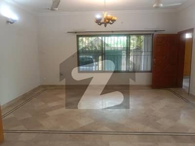 آئی ۔ 8/2 آئی ۔ 8,اسلام آباد میں 5 کمروں کا 14 مرلہ مکان 11.0 کروڑ میں برائے فروخت۔ آئی ۔ 8/2 آئی ۔ 8,اسلام آباد میں 5 کمروں کا 14 مرلہ مکان 11.0 کروڑ میں برائے فروخت۔