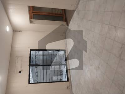 3 FLOOR BRAND NEW FLAT 2.5 MARLA MY FLAT HA BAKI ROOF HA SATH AGAY WITH TOTAL ROOF MAIN LOCATION RENTAL INCOME HANDSOME