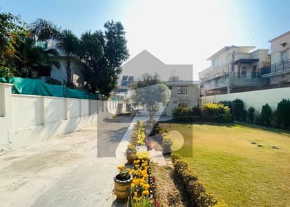 Investor Price Old House Is For SALE In F-6