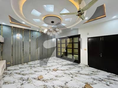 A Prime Location House Of 10 Marla In Central Park Housing Scheme