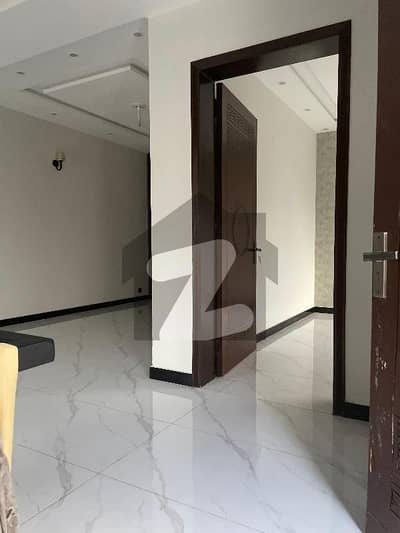 بحریہ ٹاؤن سیکٹر سی بحریہ ٹاؤن,لاہور میں 8 مرلہ مکان 2.45 کروڑ میں برائے فروخت۔ بحریہ ٹاؤن سیکٹر سی بحریہ ٹاؤن,لاہور میں 8 مرلہ مکان 2.45 کروڑ میں برائے فروخت۔