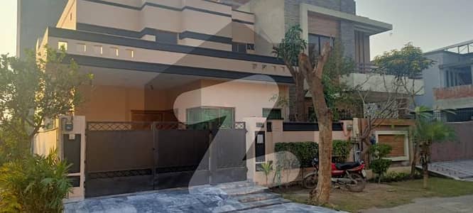 ڈی ایچ اے فیز 8 سابقہ ایئر ایوینیو ڈی ایچ اے فیز 8,ڈی ایچ اے ڈیفینس,لاہور میں 5 کمروں کا 10 مرلہ مکان 4.25 کروڑ میں برائے فروخت۔ ڈی ایچ اے فیز 8 سابقہ ایئر ایوینیو ڈی ایچ اے فیز 8,ڈی ایچ اے ڈیفینس,لاہور میں 5 کمروں کا 10 مرلہ مکان 4.25 کروڑ میں برائے فروخت۔