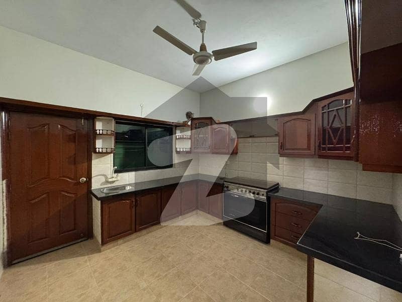 کلفٹن ۔ بلاک 9 کلفٹن,کراچی میں 3 کمروں کا 12 مرلہ زیریں پورشن 2.5 لاکھ میں کرایہ پر دستیاب ہے۔ کلفٹن ۔ بلاک 9 کلفٹن,کراچی میں 3 کمروں کا 12 مرلہ زیریں پورشن 2.5 لاکھ میں کرایہ پر دستیاب ہے۔