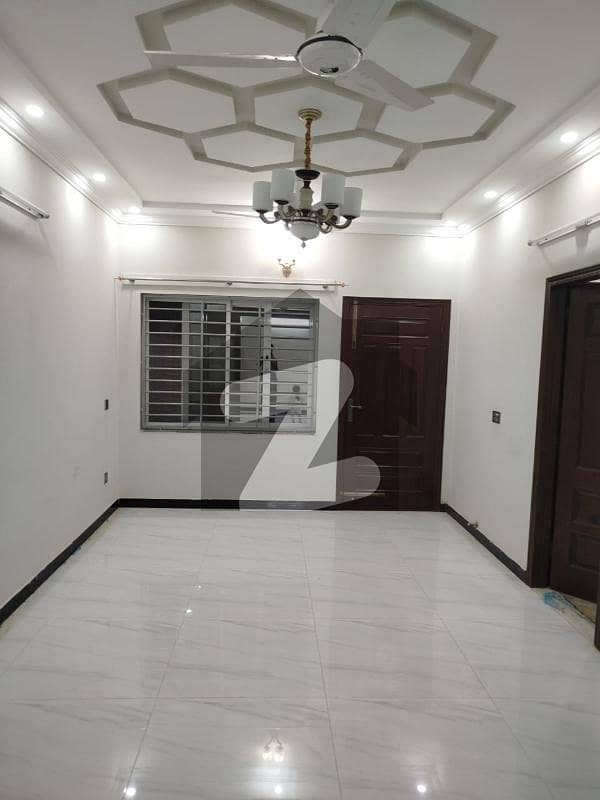 ڈی ۔ 12 اسلام آباد میں 6 کمروں کا 10 مرلہ مکان 2.7 لاکھ میں کرایہ پر دستیاب ہے۔ ڈی ۔ 12 اسلام آباد میں 6 کمروں کا 10 مرلہ مکان 2.7 لاکھ میں کرایہ پر دستیاب ہے۔