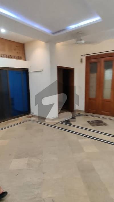 10 Marla Lower Portion Available For Rent