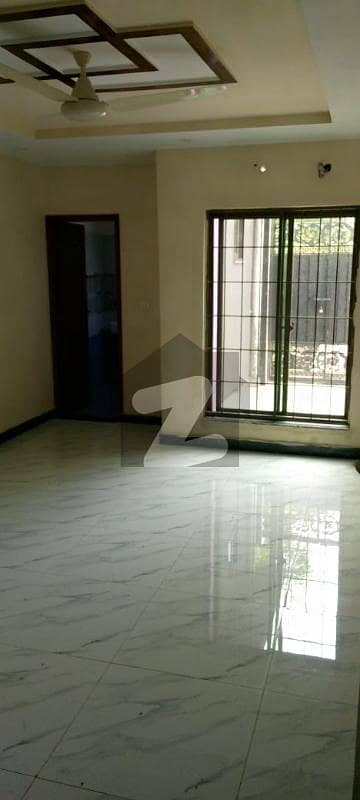 ماڈل ٹاؤن ۔ بلاک جے ماڈل ٹاؤن,لاہور میں 7 کمروں کا 1 کنال مکان 12.5 کروڑ میں برائے فروخت۔