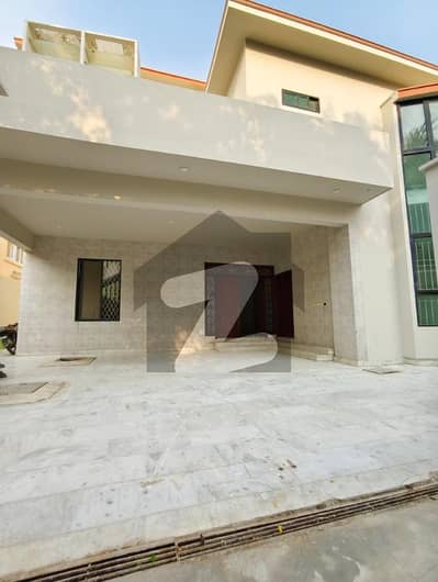 ڈی ایچ اے فیز 6 ڈی ایچ اے ڈیفینس,کراچی میں 5 کمروں کا 1 کنال مکان 4.5 لاکھ میں کرایہ پر دستیاب ہے۔ ڈی ایچ اے فیز 6 ڈی ایچ اے ڈیفینس,کراچی میں 5 کمروں کا 1 کنال مکان 4.5 لاکھ میں کرایہ پر دستیاب ہے۔