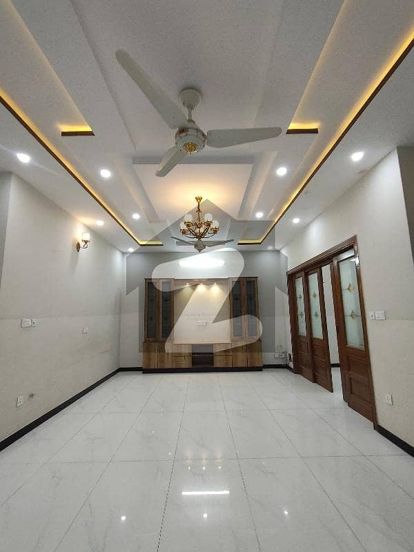 Beautiful Luxury Upper Portion For Rent In Ideal Location