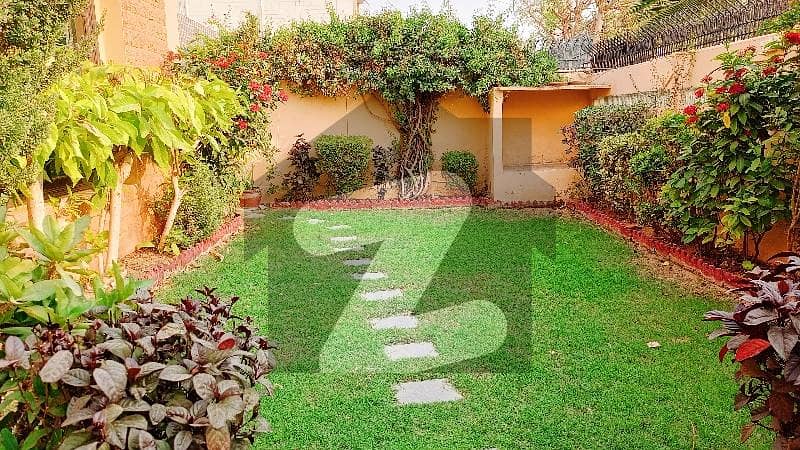 ڈی ایچ اے فیز 7 ڈی ایچ اے ڈیفینس,کراچی میں 5 کمروں کا 1 کنال مکان 4.5 لاکھ میں کرایہ پر دستیاب ہے۔