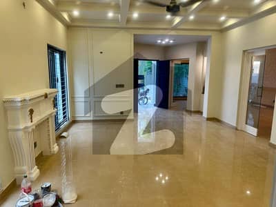 ڈی ایچ اے فیز 2 ڈیفنس (ڈی ایچ اے),لاہور میں 4 کمروں کا 12 مرلہ مکان 4.3 کروڑ میں برائے فروخت۔ ڈی ایچ اے فیز 2 ڈیفنس (ڈی ایچ اے),لاہور میں 4 کمروں کا 12 مرلہ مکان 4.3 کروڑ میں برائے فروخت۔