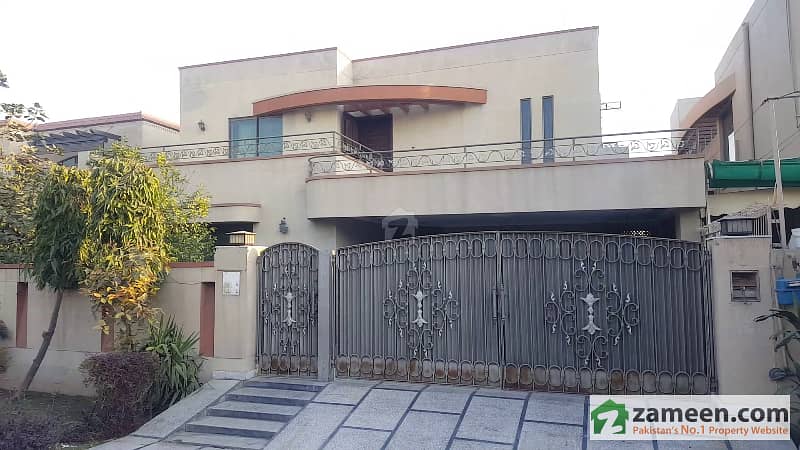 DHA One Kanal Upper Well Maintained Most Prime Location Near Market And Park